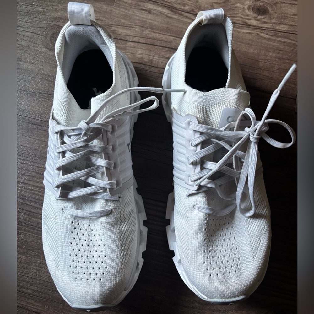 On Running Women Cloudswift Sneakers